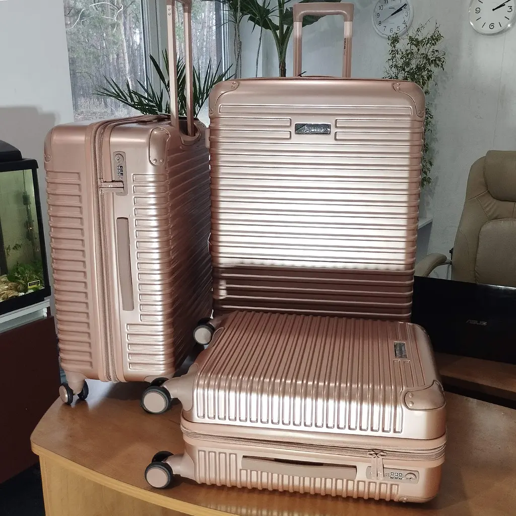 Валіза середня Swissbrand Rome (M) Polycarbonate/ABS-Plastic Rose Gold (SWB_LHROM003M) - фото 7