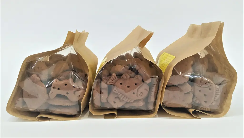 Печиво для собак EcoFood Dog фігурні крокети шоколадні 150 г - фото 4