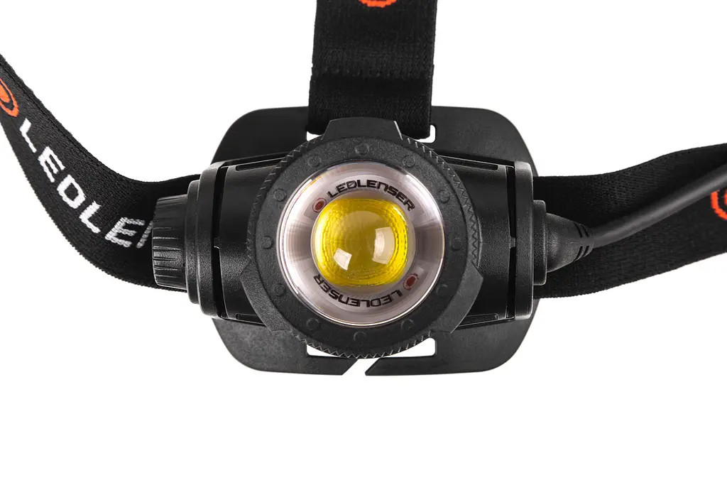Налобный фонарь Ledlenser H15R Core заряжается 2500/1000/20 - фото 5