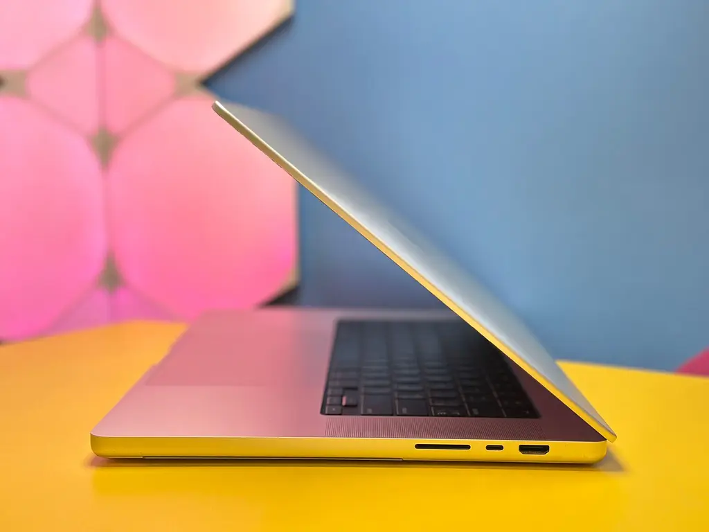 Ноутбук Apple MacBook Pro 16'' M1 Pro 16GB/1TB Silver 2021 MK1F3 [9547] Б/У [141345] - фото 2
