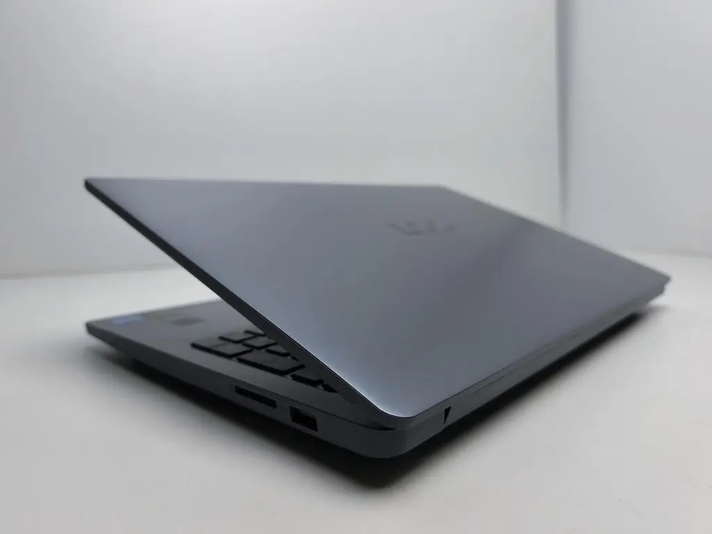 Ноутбук Lenovo 15.6 LOQ 15IAX9E FHD IPS 144Hz/Intel i5-12450HX/16GB/512SSD/RTX 3050 6GB/DOS (83LK00CVUS) - фото 4