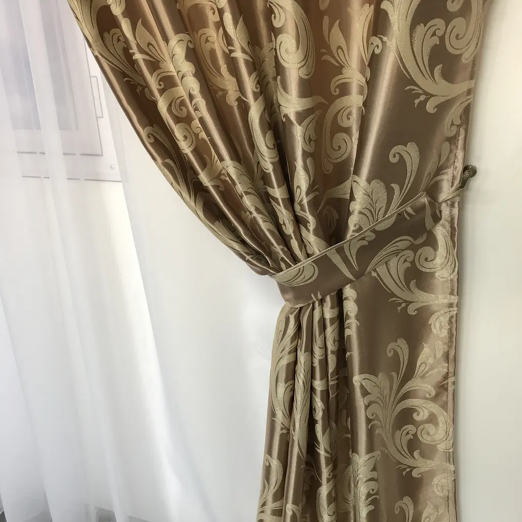 Штори софт-велюр блекаут "вензель" кавового кольору 2шт. 150х270 з білим шифоновим тюлем 400х270 ALBO pbe0052762 - фото 3