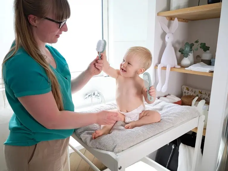 Набір для догляду за волоссям Bebe Confort Brush and Comb Lovely Donkey: гребінець + щітка з дзеркальцем (3106209800) - фото 4