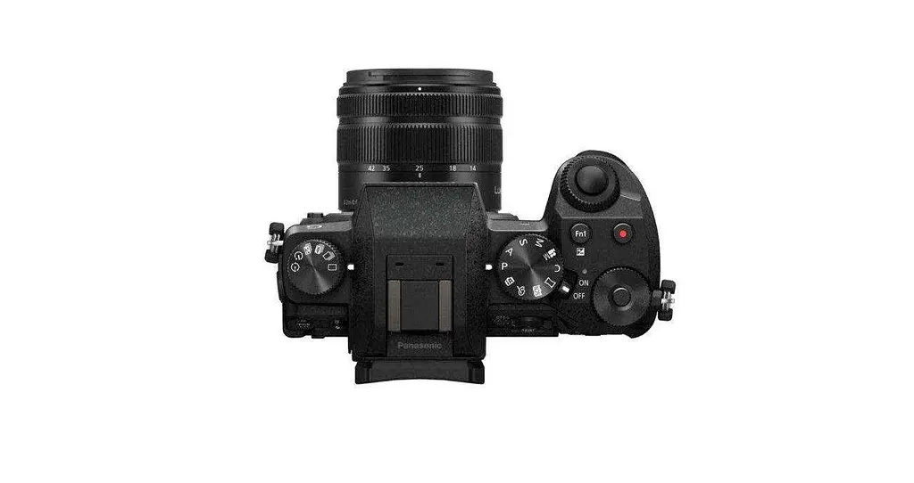 Беззеркальный фотоаппарат Panasonic Lumix DMC-G7 kit (14-42mm) (DMC-G7KEE-K) - фото 7