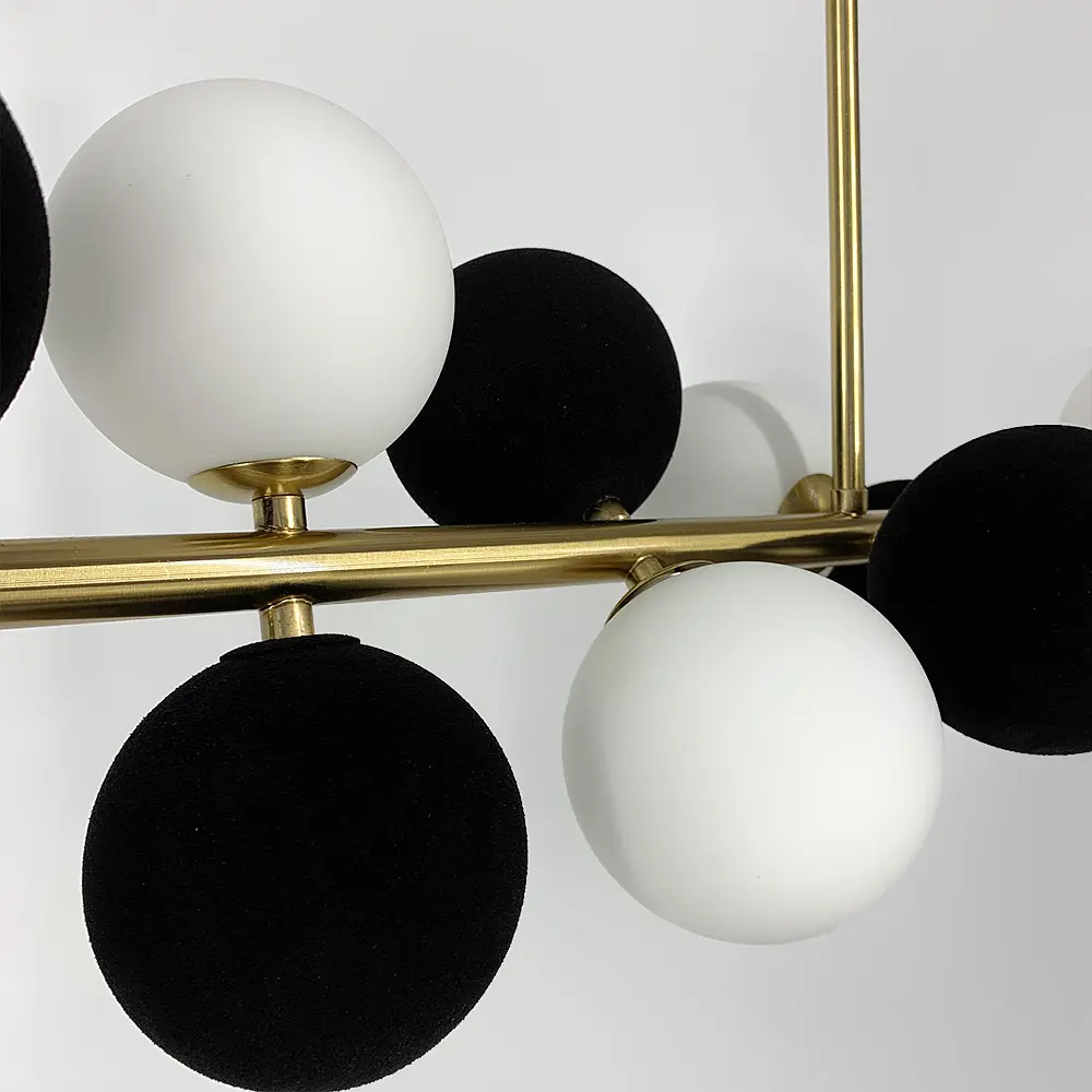 Удлиненная латунная люстра HOLLY L с черно-белыми плафонами Line.F MJ 191-1120 AB+WT+BK - фото 5