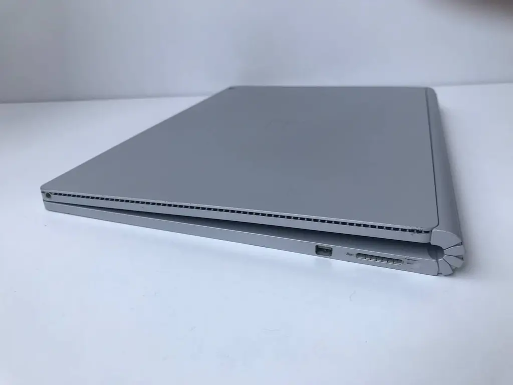 Ноутбук Microsoft Surface Book (i7-6600U / 16GB / SSD 512GB / GeForce 940M 1GB / 13.5" 3000x2000 IPS Touch) б/в - фото 11