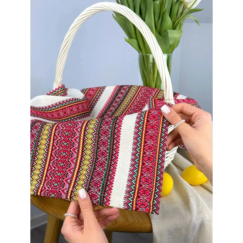 Комплект Пасхальная корзина Буковина (большая) с льняным полотенцем 70х45 см Грация красная и свеча - фото 4