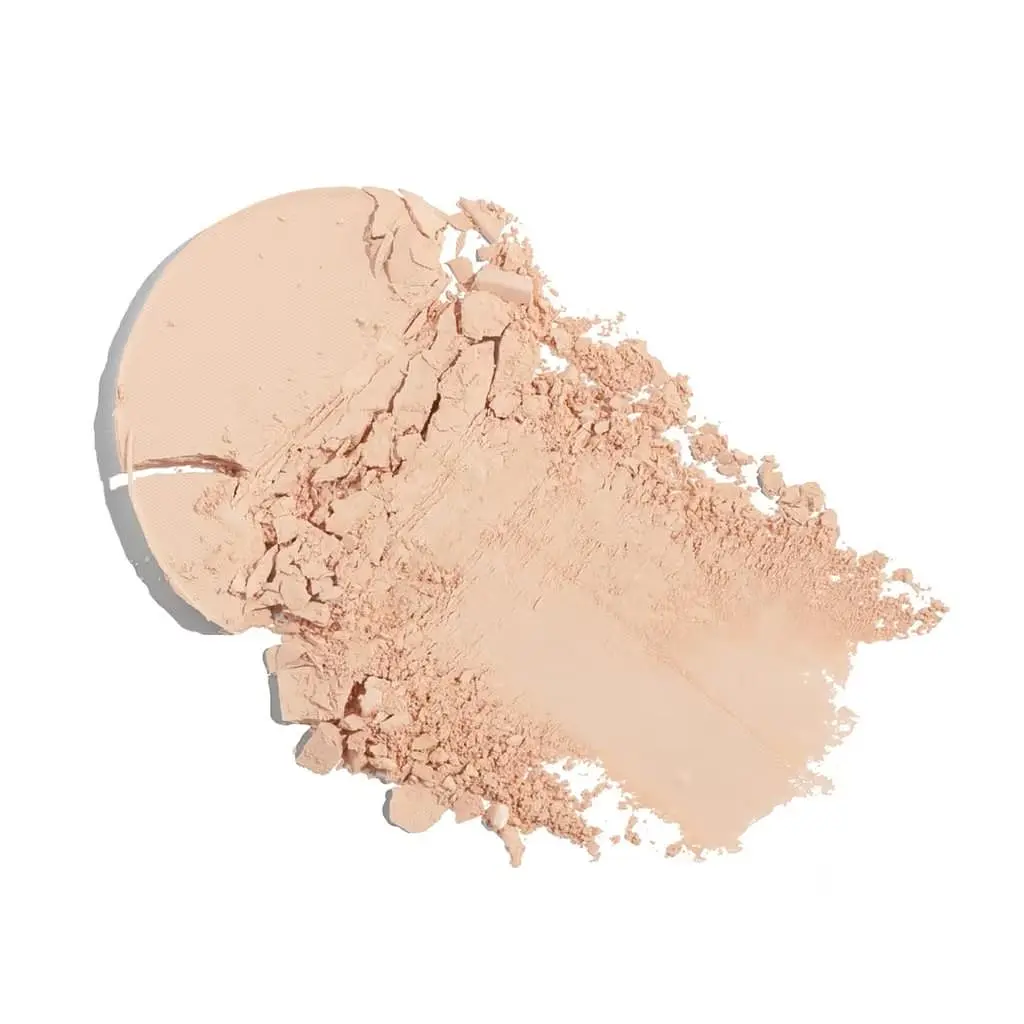 Компактна крем-пудра для обличчя 2в1 Lumene Blur Longwear Powder Foundation SPF 15, тон 3, 10 г - фото 2