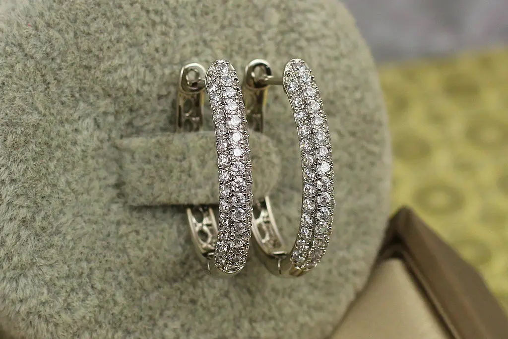 Сережки Xuping Jewelry три доріжки з фіанітів 2.4 см сріблясті - фото 2