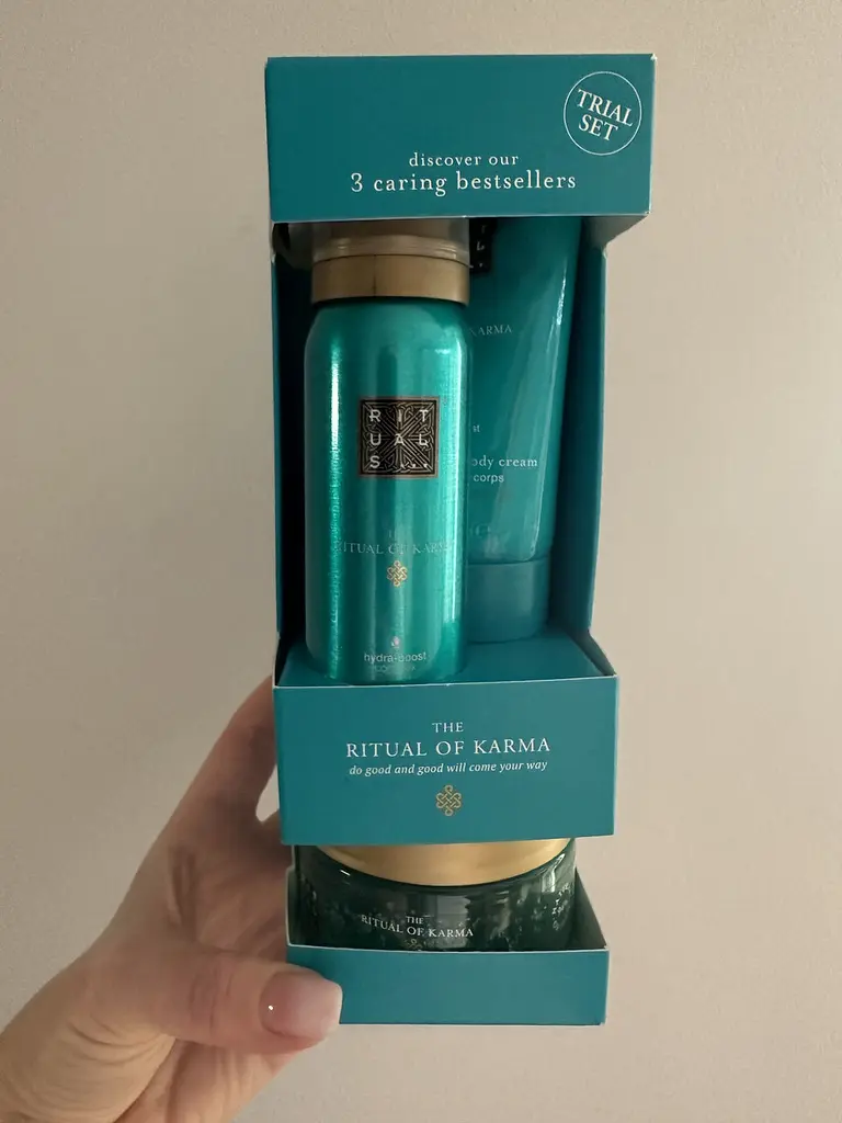 Косметичний набір для жінок Rituals The Ritual of Karma: гель-пінка для душу 50 мл + скраб для тіла 125 г + крем для тіла 70 мл - фото 5