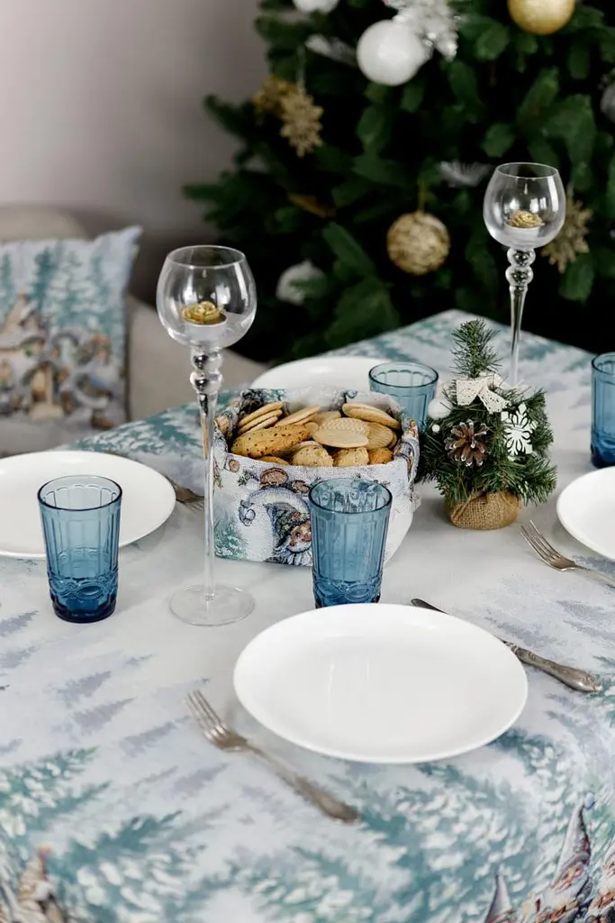 Скатерть Прованс гобеленовая Сказочные гномы 300х135 см (38453) - фото 2