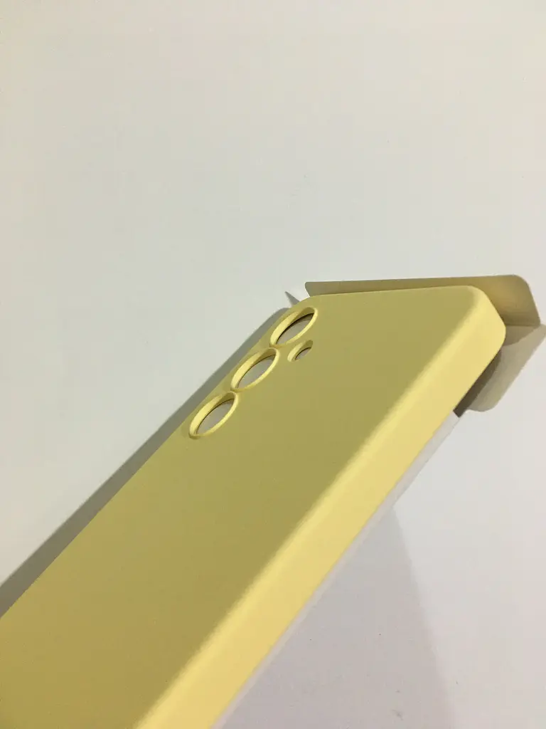 Оригінальний силіконовий чохол Samsung Silicone Case для Samsung Galaxy S24 FE Yellow EF-PS721CYEGWW - фото 5