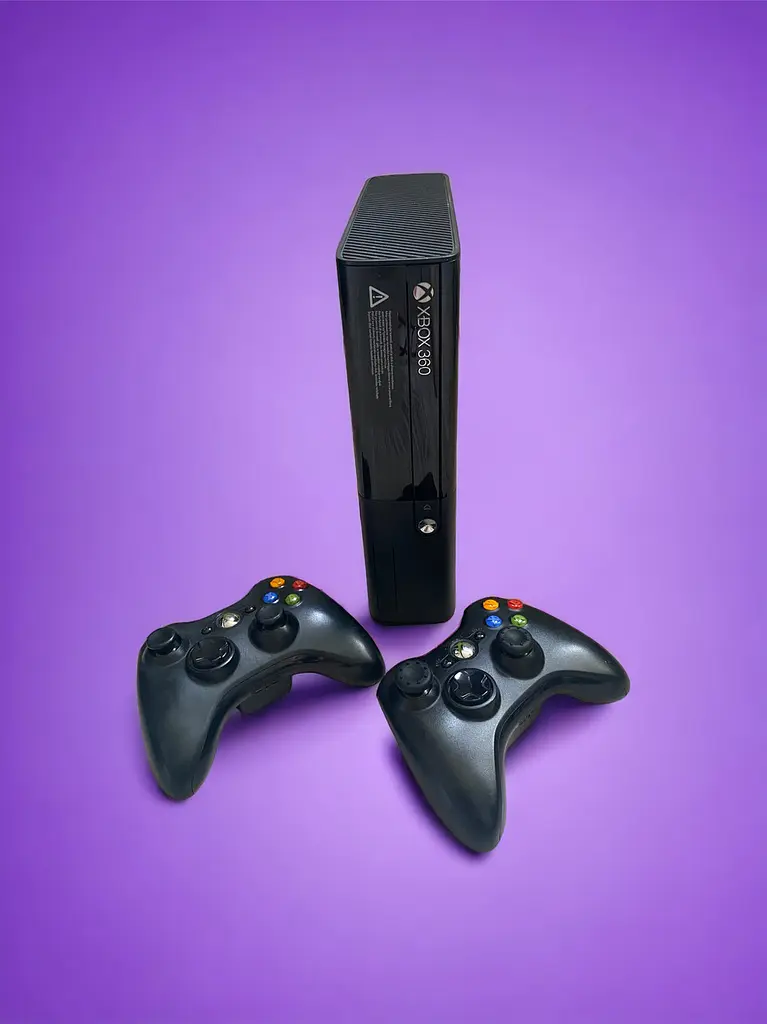 Стационарная игровая консоль Microsoft Xbox 360 E + 100 игр + Гарантия - фото 2