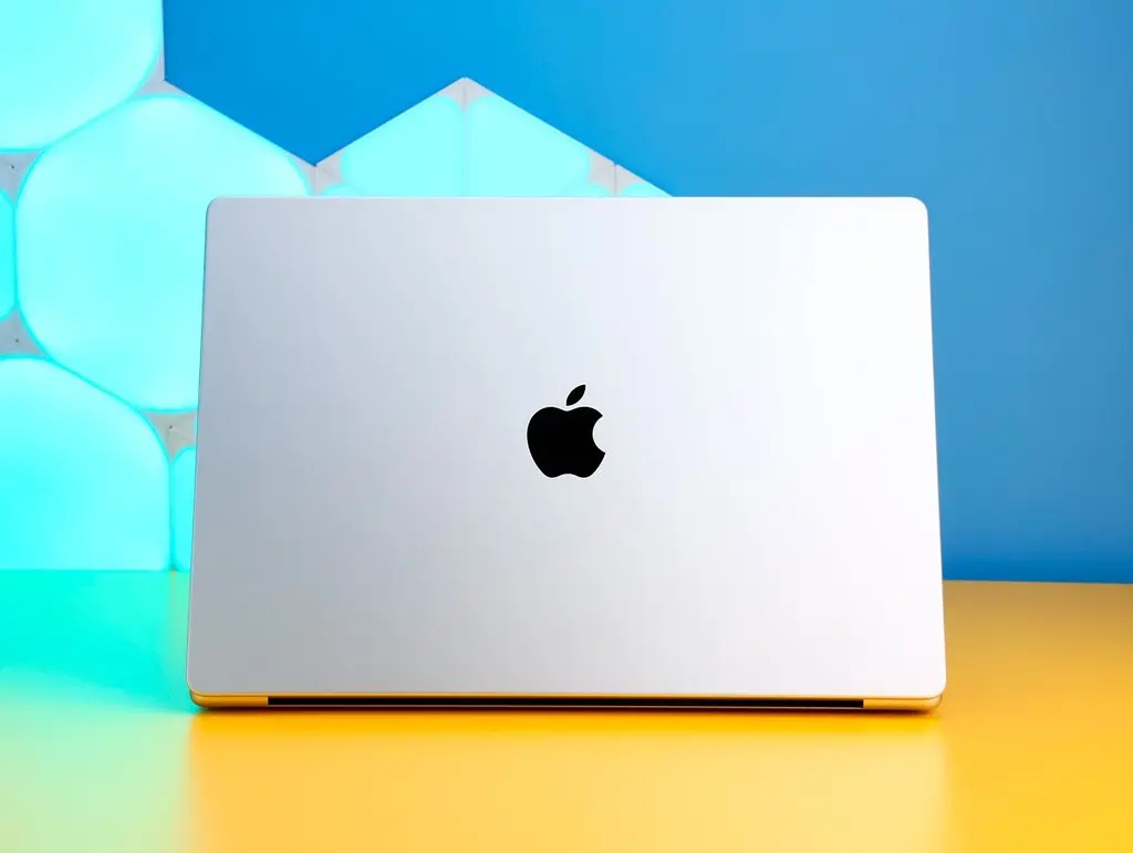 Ноутбук Apple MacBook Pro 16'' M5 Max 48/2TB Silver 2026 (MGE94) Б/У [175844] - фото 5