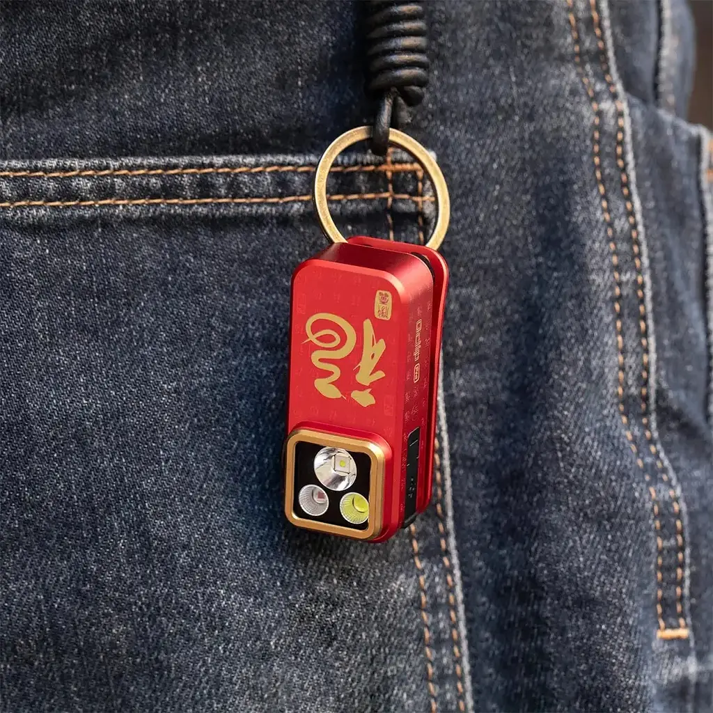 Фонарь Olight Oclip Pro Fortune Snake Special Edition Red - фото 8