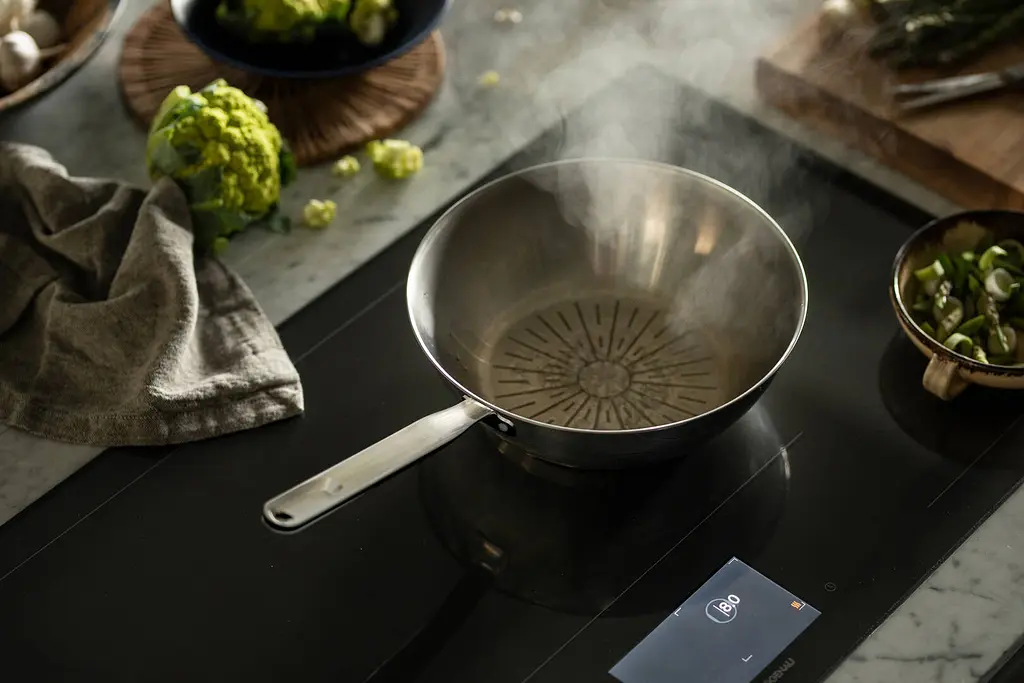 Wok-пательня Fiskars All Steel Pure 28 см (1065629) - фото 11