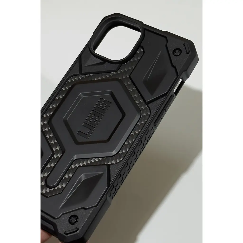 Оригінальний протиударний чохол для iPhone 15 Plus/14 Plus UAG Monarch Pro MagSafe Carbon Fiber 114029114242 - фото 10