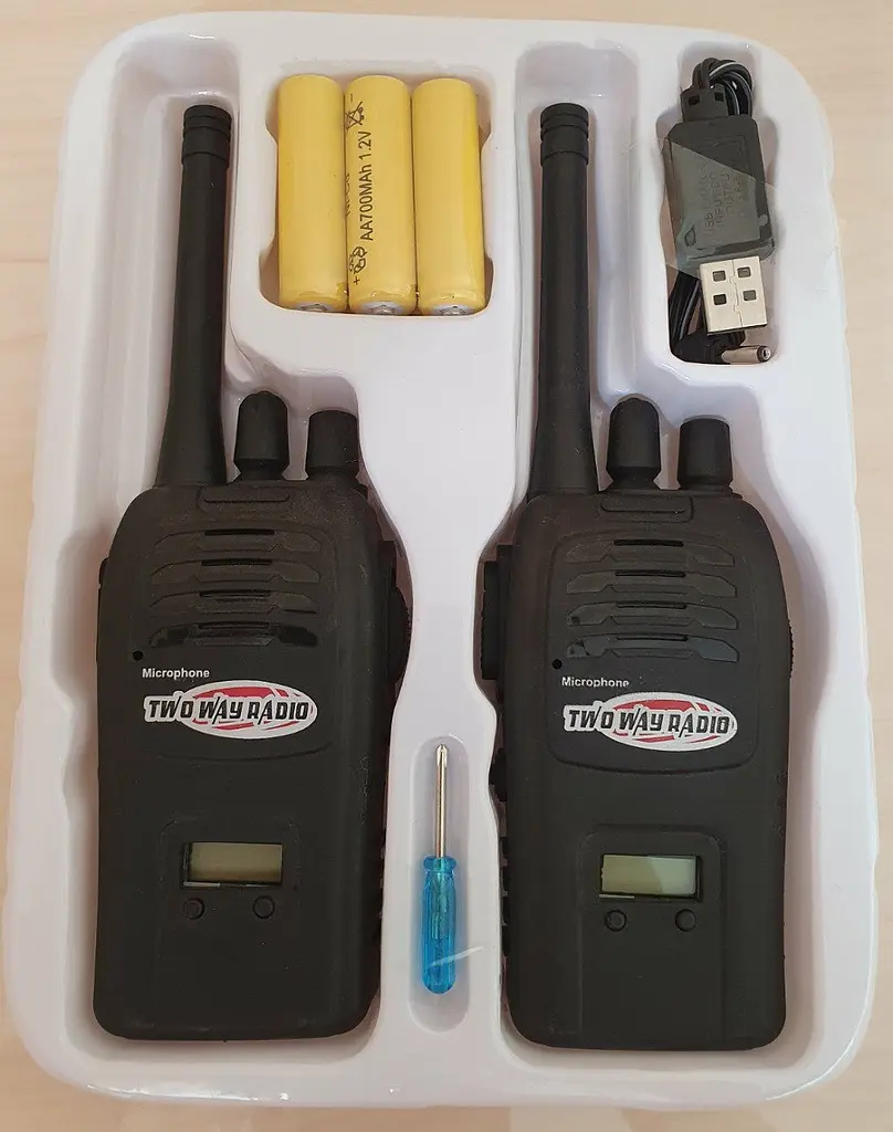 Набір дитячих рацій Interphone з акумуляторами та USB-кабелем рації для гри та прогулянок двосторонній зв’язок - фото 5