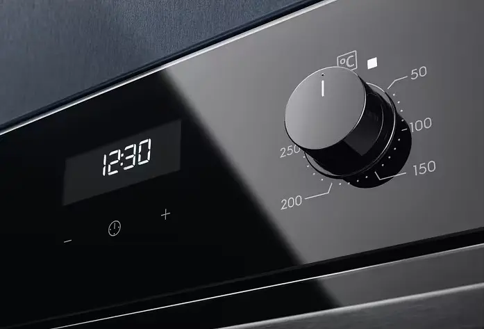 Духовой шкаф электрический Electrolux 65 л EOF5C50BZ - фото 4