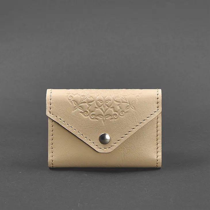 Женский кожаный кард-кейс 3.0 (гармошка) светло-бежевый с мандалой. - фото 6