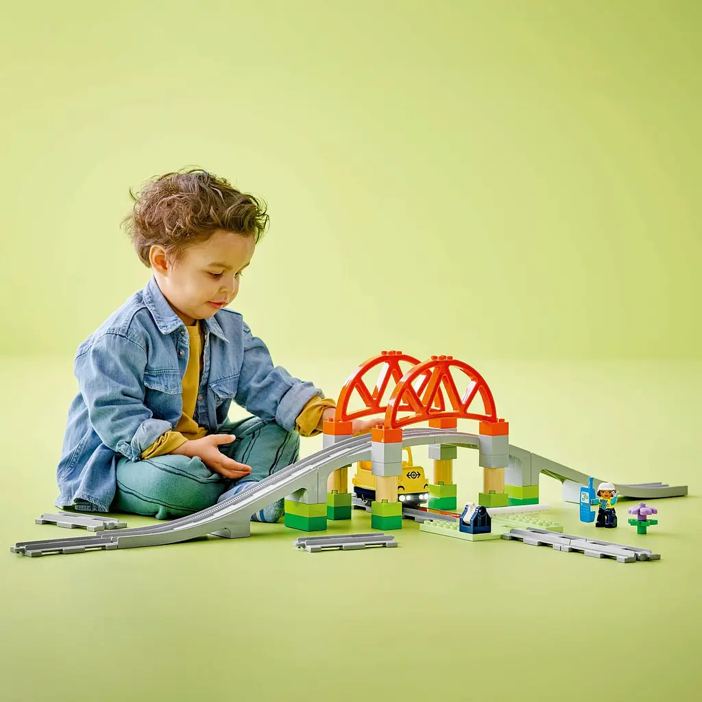 Конструктор LEGO DUPLO Додатковий набір. Залізничний міст і колії 42 деталі (10426) - фото 5