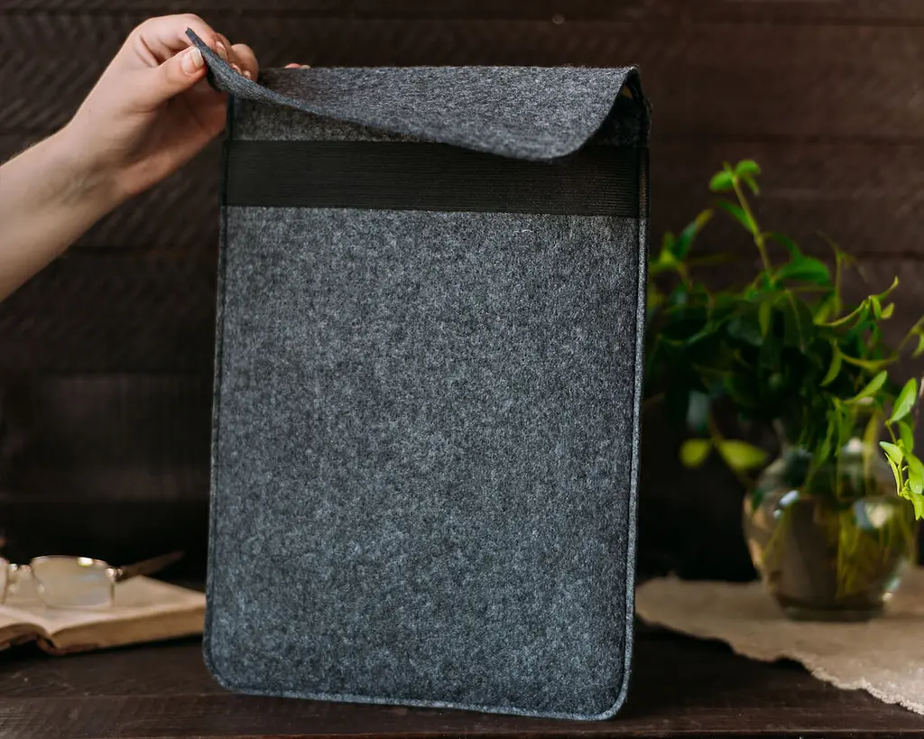 Чохол для ноутбука Gmakin для Macbook Pro 13 New Сірий, Конверт, На резинці (GM71-13New) - фото 11