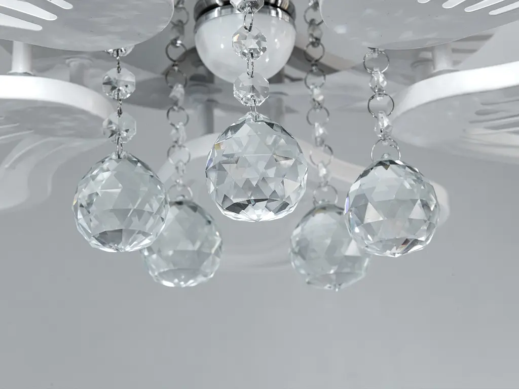 Компактна стельова LED-люстра для кухні Diasha 8154/5WH біла, 5 пелюсток, 75 Вт, 55 см, 10-16m2 - фото 5