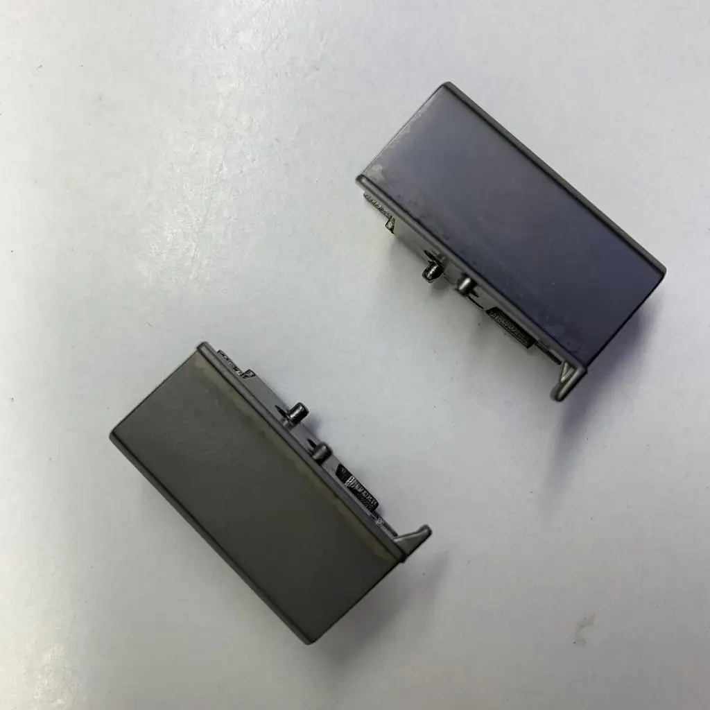 Заглушки петель Lenovo Thinkpad L560 L570 Б/в - фото 2