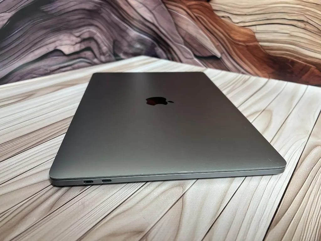 Ноутбук Apple MacBook Pro 13" 2018 i7-8559U/16/500 (C02XJ0R9JHD2) Б/в - фото 5