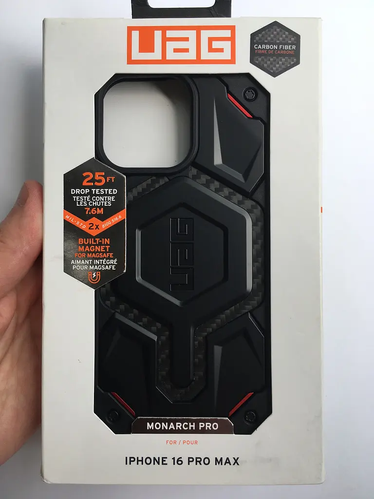 Оригінальний протиударний чохол UAG Monarch для iPhone 16 Pro Max (6.9") Carbon Fiber Red 1144911F4242 - фото 2