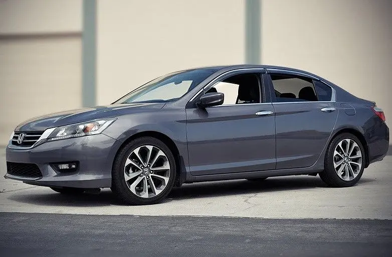 Дефлектори вікон вітровики Honda Accord 2013 З Хром Молдингом - фото 2