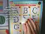 Gakken. Розумні ігри. Англійська мова. Алфавіт. 2–4 роки + наліпки і багаторазові сторінки для малюв - миниатюра 7