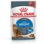 Вологий корм для дорослих котів схильних до надмірної ваги Royal Canin Ultra Light шматочки в соусі 1.02 кг (12 шт. х 85 г) - миниатюра 2