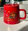 Кружка новогодняя Olens 8030-292-3 Рождественская с крышкой и ложкой керамическая 400 мл Красная - миниатюра 2